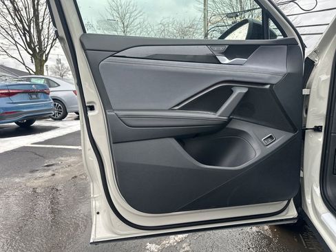 New 2026 Volkswagen Tiguan SE R-Line image 5