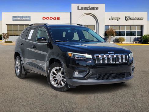 Used 2020 Jeep Cherokee Latitude Plus w/ Cold Weather Group FWD image 1