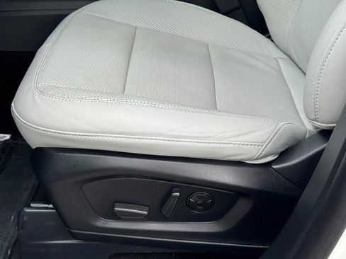 Used 2025 Ford Explorer Platinum w/ Ultimate Package image 27