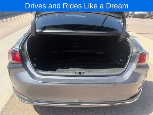 Used 2019 Lexus ES 300h w/ Premium Package FWD image 12