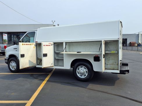 Used 2015 Ford E-350 and Econoline 350 Super Duty w/ Power Windows & Locks Group RWD image 25