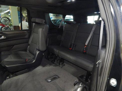 Used 2023 Chevrolet Suburban Z71 image 45