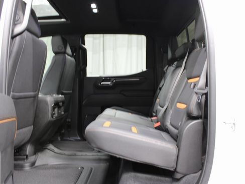 Used 2024 GMC Sierra 1500 AT4 w/ Technology Package image 10