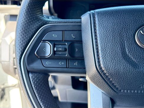 Used 2024 Toyota Tacoma SR5 w/ SR5 Upgrade Package image 33