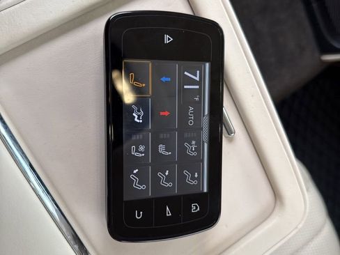 Used 2014 Bentley Flying Spur W12 image 43