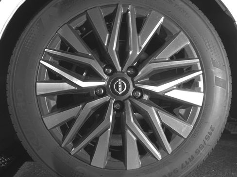 Used 2025 Nissan Altima 2.5 SV image 14