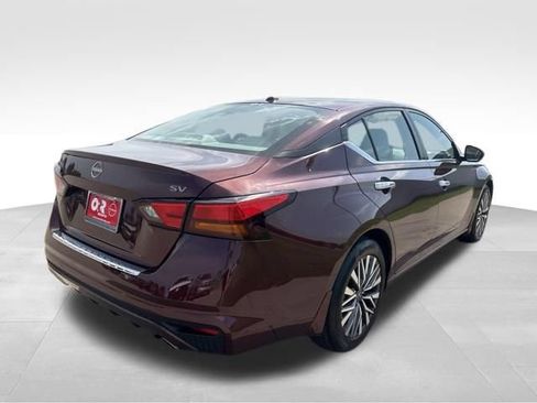 Used 2023 Nissan Altima 2.5 SV w/ SV Premium Package FWD image 8