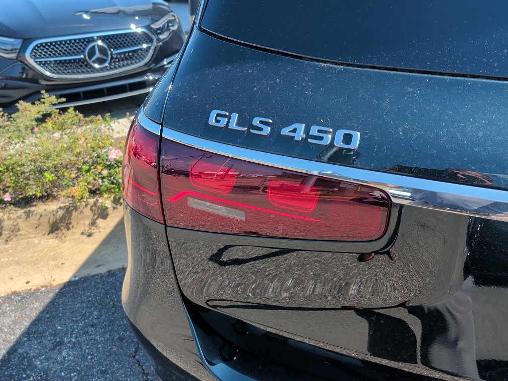 Used 2025 Mercedes-Benz GLS 450 4MATIC image 6