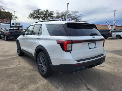 New 2026 Ford Explorer ST-Line w/ ST-Line Street Pack image 7