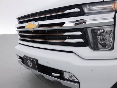 Used 2023 Chevrolet Silverado 2500 High Country w/ Z71 Off-Road Package AWD/4WD image 15