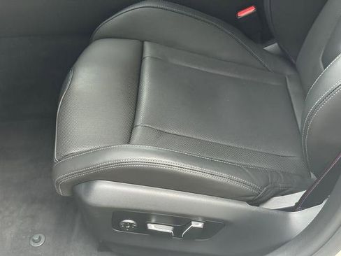 Used 2025 BMW M5 w/ Carbon Package image 21