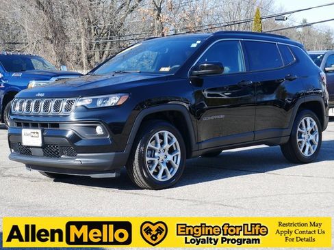 Used 2024 Jeep Compass Latitude image 1