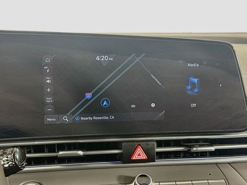 Used 2025 Hyundai Elantra SEL FWD image 22