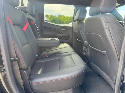 Used 2023 Chevrolet Colorado Z71 w/ Z71 Convenience Package 2 AWD/4WD image 13