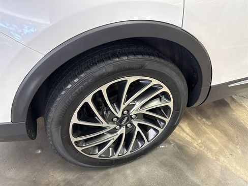 Used 2018 Lincoln MKX Select w/ Select Plus Package FWD image 13