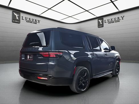 Used 2023 Jeep Wagoneer Series II image 8