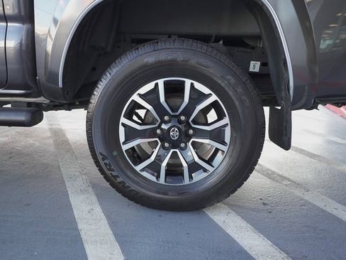 Certified 2022 Toyota Tacoma TRD Sport image 32