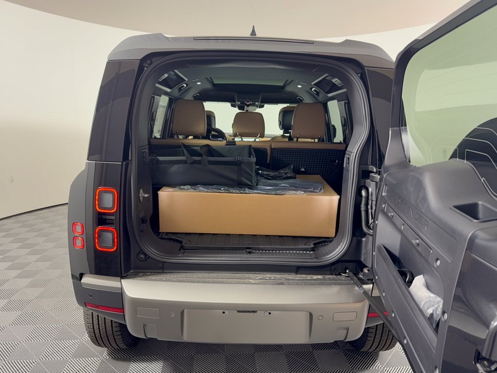 New 2026 Land Rover Defender 110 S AWD/4WD image 28