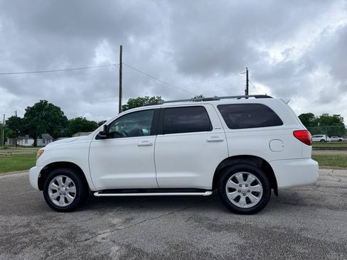 Used 2008 Toyota Sequoia SR5 RWD image 6