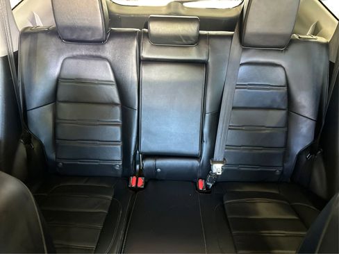 Used 2018 Honda CR-V Touring image 10