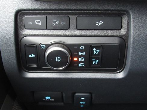 Used 2024 Ford F350 Lariat w/ Lariat Ultimate Package image 40