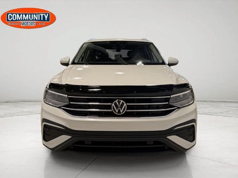 Used 2023 Volkswagen Tiguan SE AWD/4WD image 45