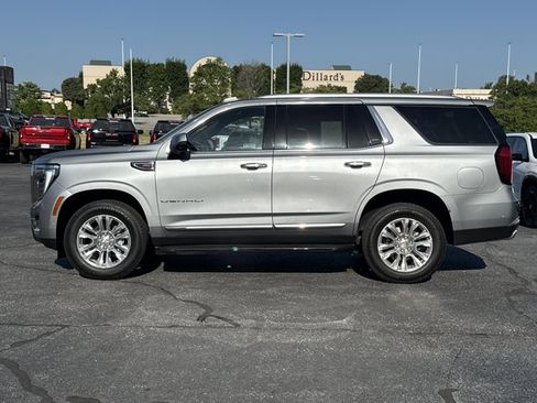 Used 2025 GMC Yukon Denali AWD/4WD image 14
