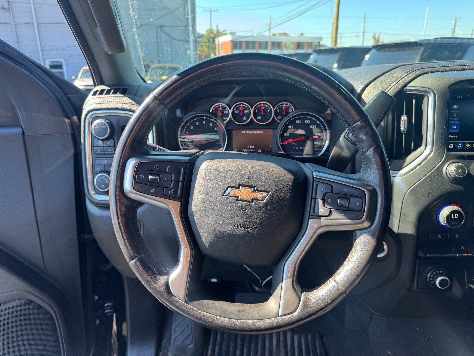 Used 2021 Chevrolet Silverado 1500 LT w/ Z71 Off-Road Package AWD/4WD image 17