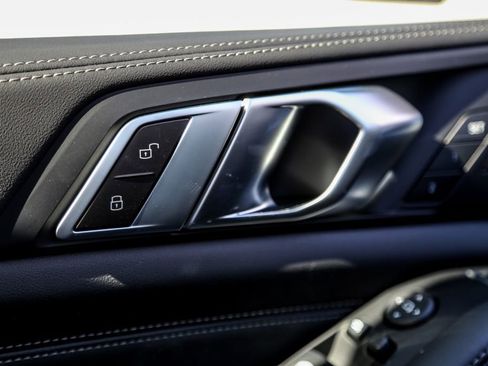 New 2026 BMW X5 xDrive40i w/ M Sport Package image 18