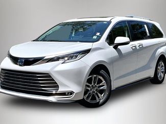 Used 2022 Toyota Sienna Limited AWD/4WD video 1