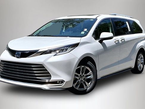 Used 2022 Toyota Sienna Limited AWD/4WD image 1
