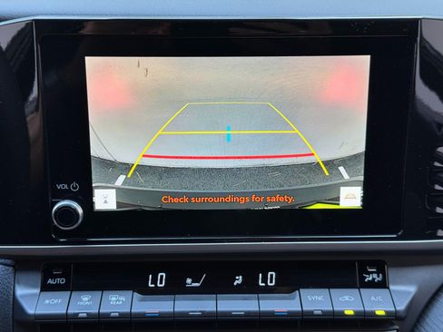 Used 2025 Toyota Camry SE FWD image 25