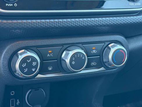 Used 2022 Nissan Kicks S image 26