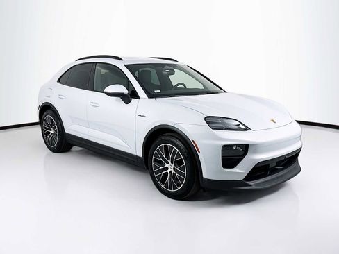New 2026 Porsche Macan Electric RWD image 7