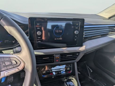 New 2026 Volkswagen Jetta SE FWD image 18