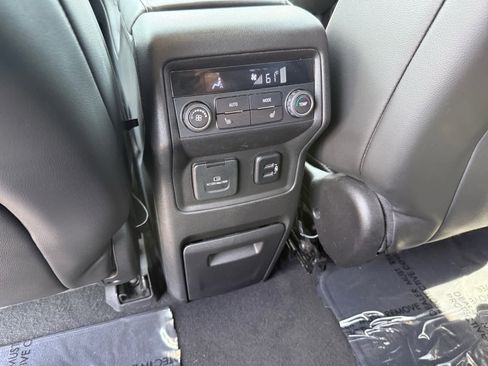 Used 2017 GMC Acadia Denali w/ Technology Package FWD image 15