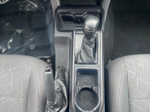 Used 2017 Toyota Tacoma TRD Off-Road w/ Tow Package (A/T) image 15