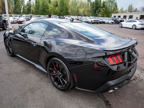 Used 2025 Ford Mustang GT Premium RWD image 4