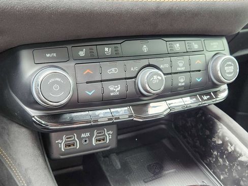 Used 2023 Dodge Durango R/T w/ Hemi Orange Plus Package AWD/4WD image 24