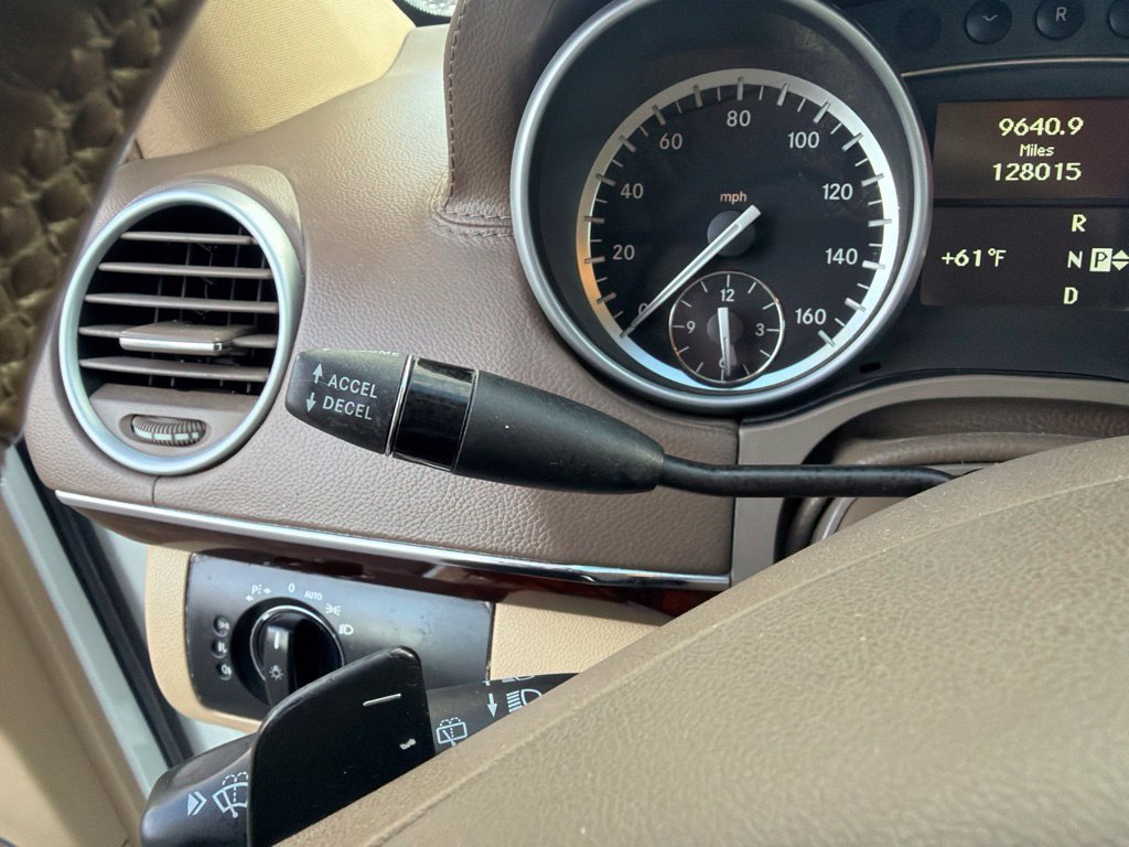 Used 2010 Mercedes-Benz GL 450 4MATIC image 24