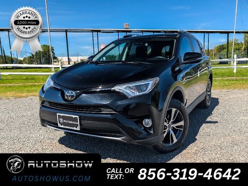 Used 2017 Toyota RAV4 XLE w/ Carpet Mat Package AWD/4WD image 1