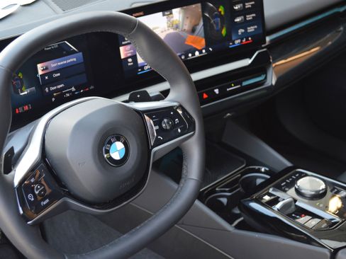 Certified 2025 BMW 530i xDrive AWD/4WD image 25