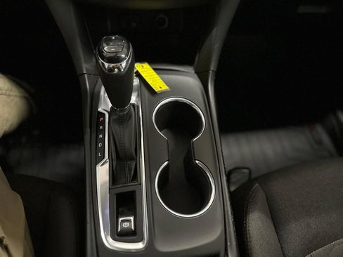 Used 2018 Chevrolet Equinox LT image 22