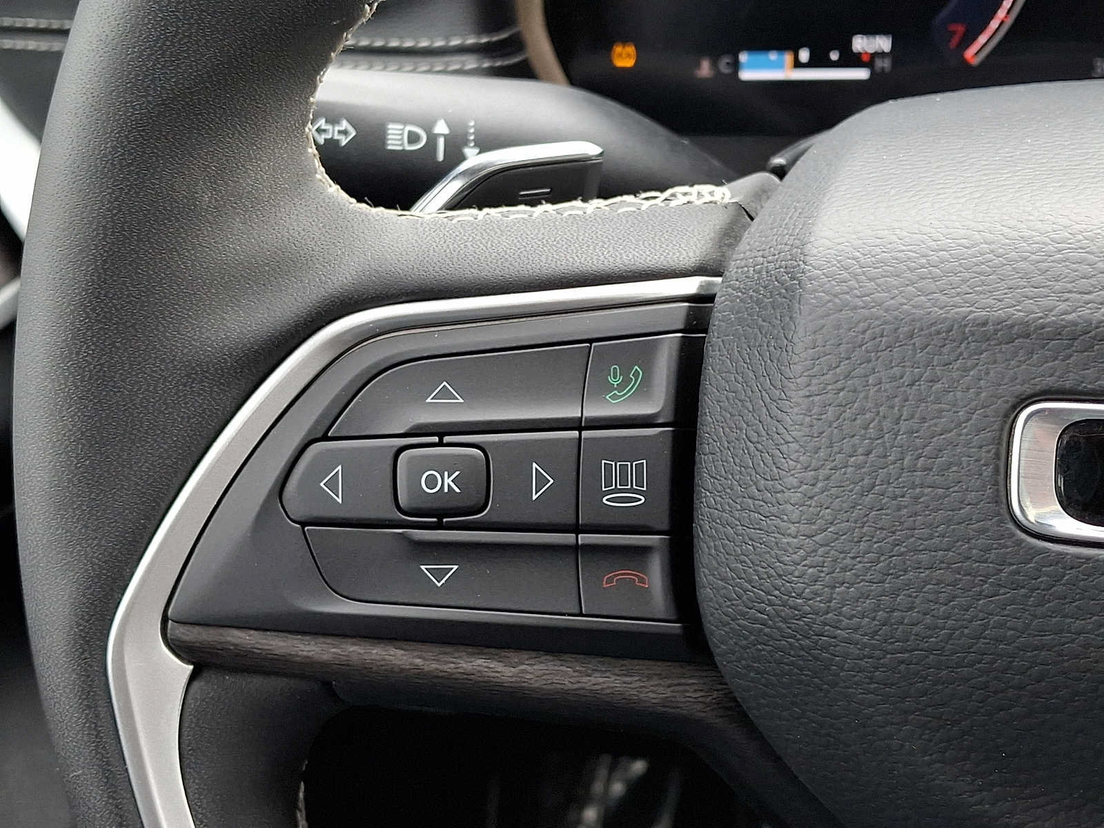Used 2026 Jeep Grand Cherokee Limited AWD/4WD image 23