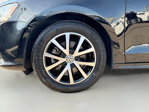 Used 2017 Volkswagen Jetta SE image 37