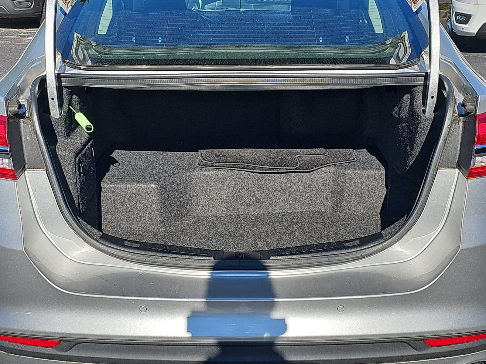 Used 2018 Ford Fusion SE FWD image 12