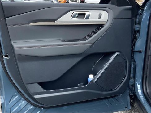 New 2026 Ford Explorer Active image 10