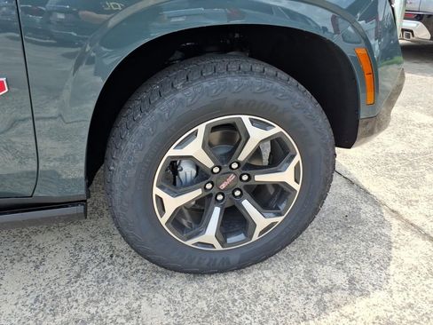 New 2026 GMC Yukon XL AT4 w/ AT4 Premium Plus Package AWD/4WD image 9