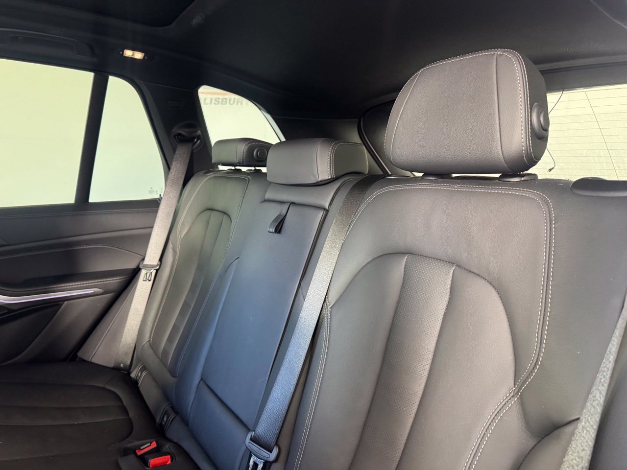 Used 2022 BMW X5 xDrive40i w/ Premium Package AWD/4WD image 11