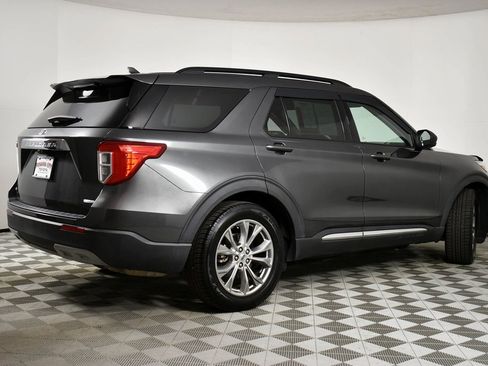 Used 2020 Ford Explorer XLT w/ Equipment Group 202A image 4